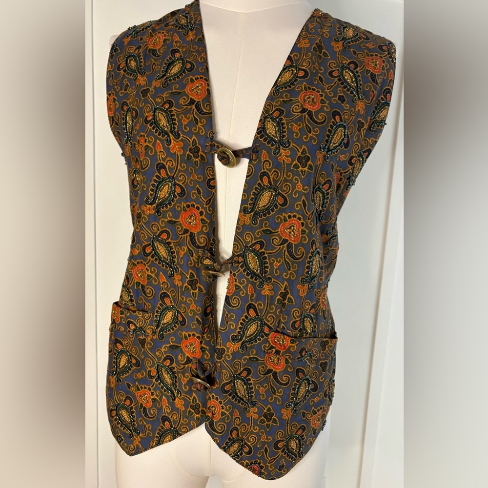 Passports of Pier 1 Imports Beaded Paisley VINTAGE Vest in Rich Colors w Toggles - Picture 11 of 12